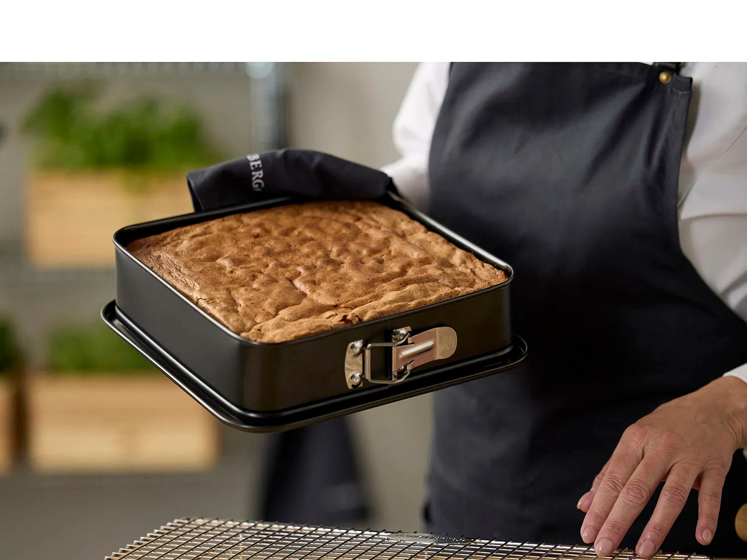 BLOMSTERBERG SPRINGFORM FIRK 24X24X6 CM SORT