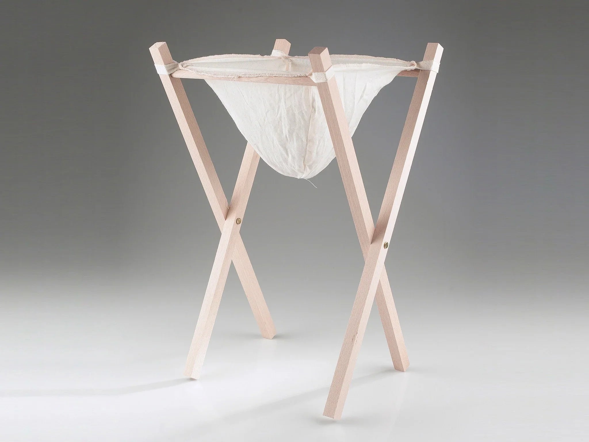 SAFT/GELESTATIV I TRÆ MED SAFTPOSE