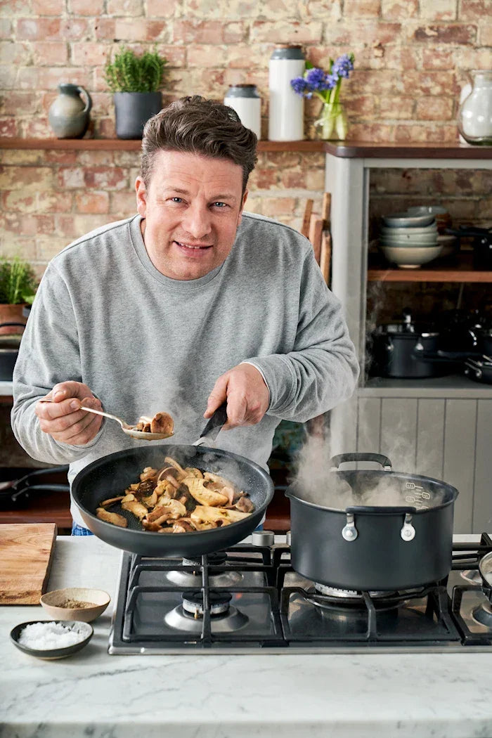 JAMIE OLIVER STEGEPANDE Ø28 CM HARD ANODISED