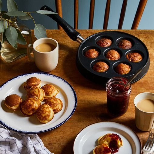 LE CREUSET ÆBLESKIVEPANDE M/TRÆ 7 HULLER SORT