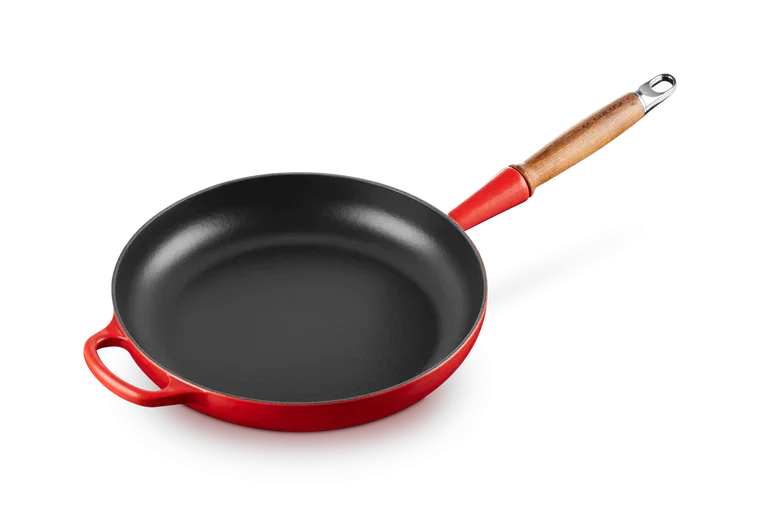 LE CREUSET PANDE MED TRÆHÅNDTAG 28 CM CERISE