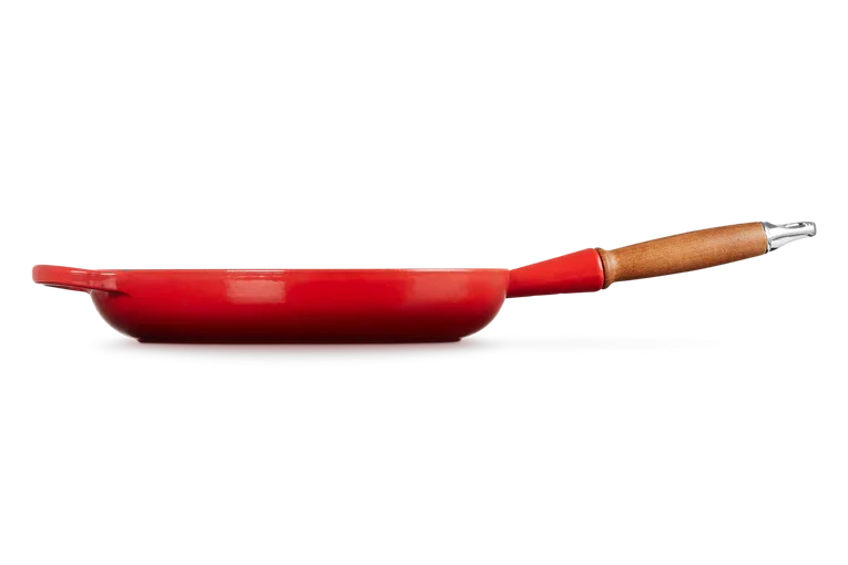 LE CREUSET PANDE MED TRÆHÅNDTAG 28 CM CERISE