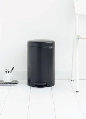 BRABANTIA PEDALSPAND 12 L. SORT