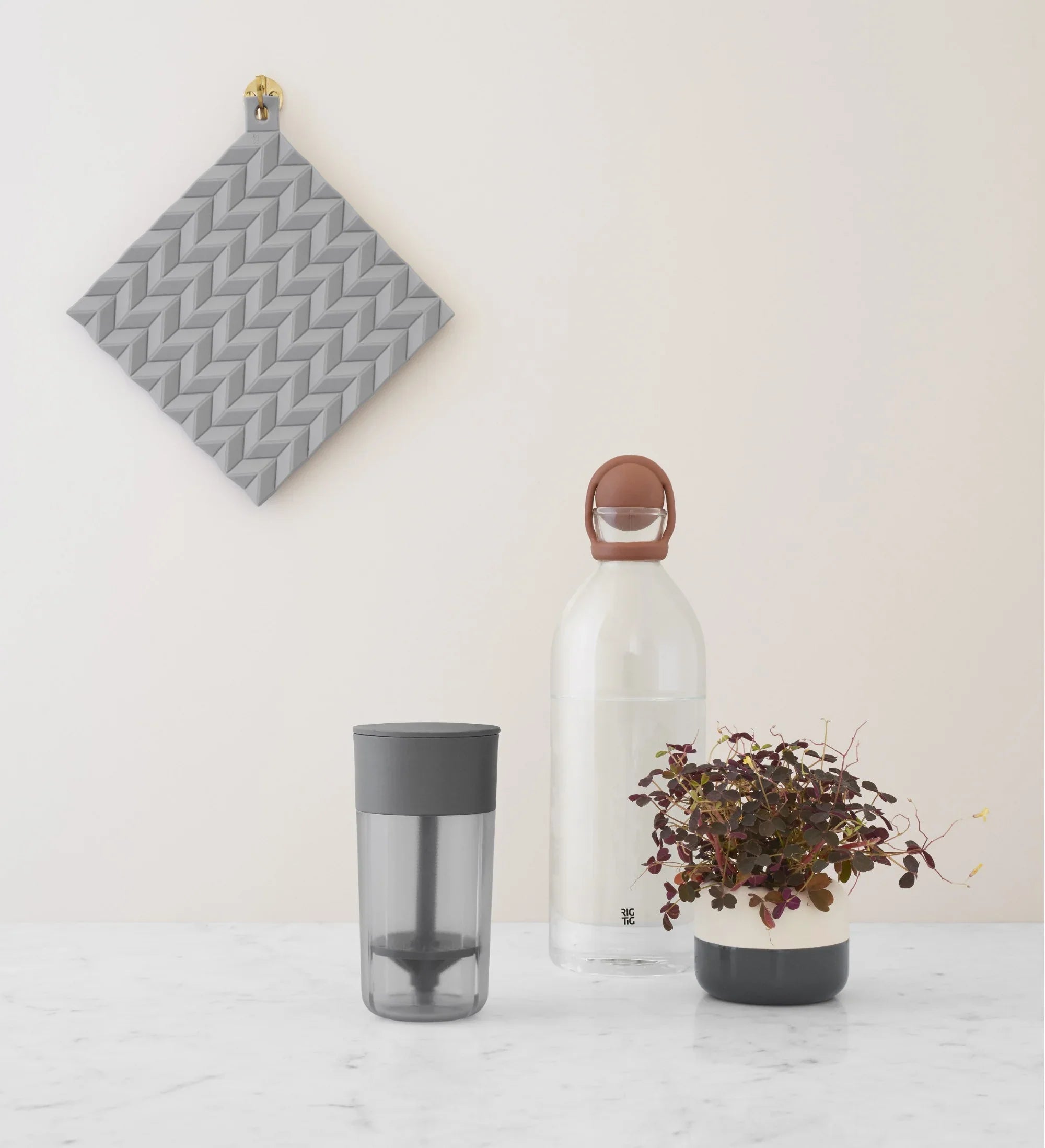 RIGTIG by STELTON GRYDELAPPER 2-PAK GRÅ SILIKONE
