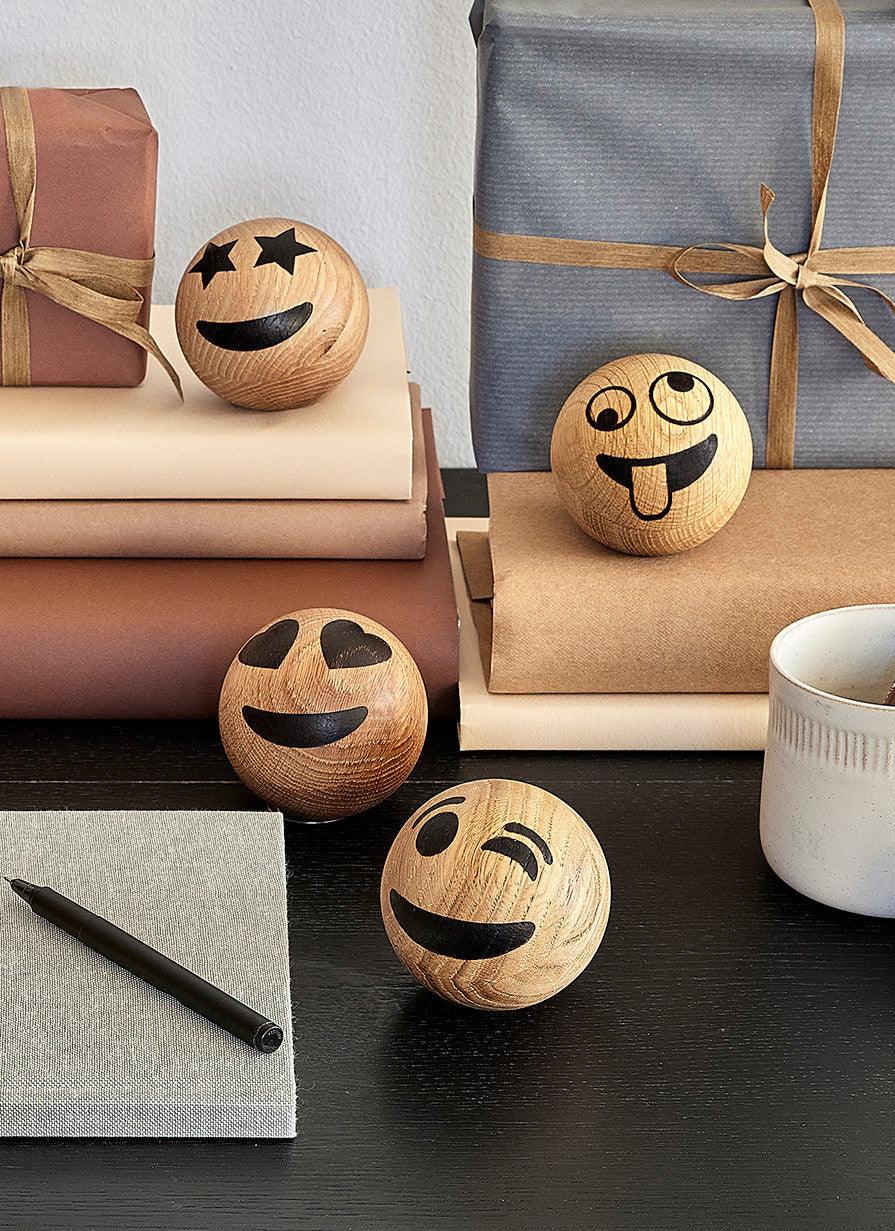 SPRING COPENHAGEN EMOTION WINKING