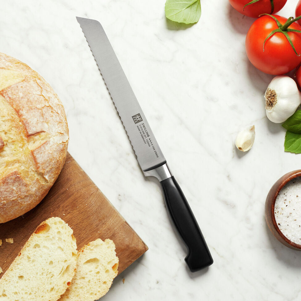 ZWILLING BRØDKNIV 20 CM FOUR STAR